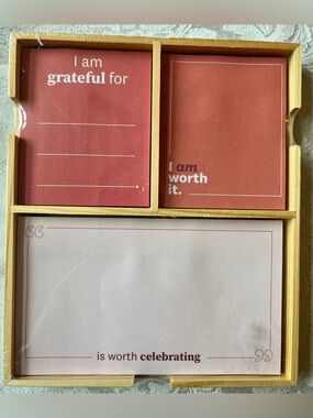 Inspirational Daily Intention Notepads in Wooden Holder NWT